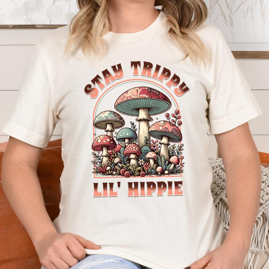 T-shirt - Stay Trippy Lil' Hippy - Model in natural