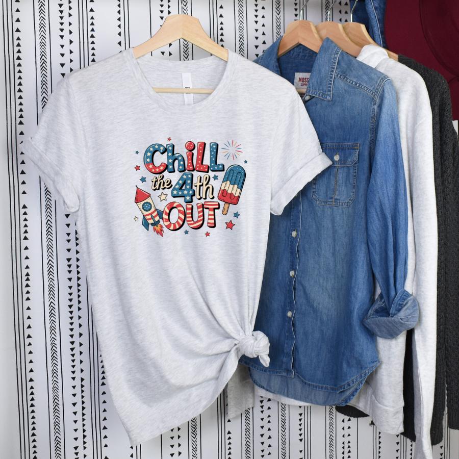 Chill the 4th Out T-Shirt In Ash Grey 