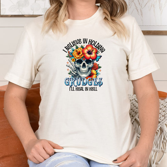 I Believe in Holding Grudges T-shirt Model in Soft Cream 