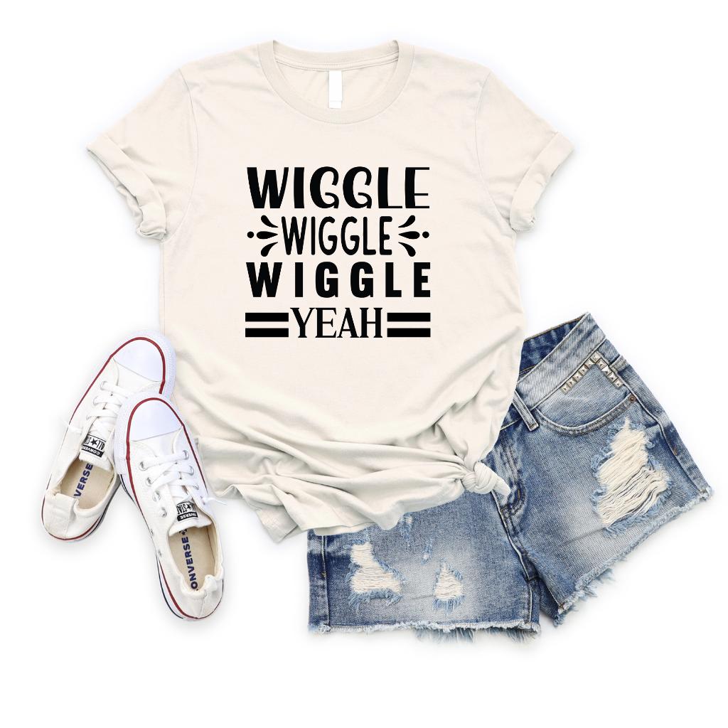 T-shirt-_Wiggle_wiggle_wiggle_yeah-_Black_text-_Flat_lay_in_natural